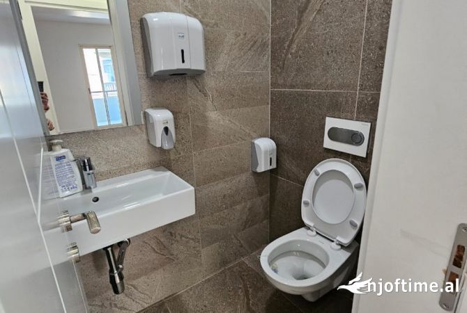 Jepet me qera ambient per zyra tek Stadiumi Dinamo/ 1500 euro