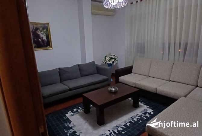 Shtepi me qera 2+1 ne Tirane - 450 Euro