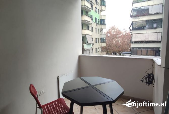 Shtepi me qera Apartament ne Tirane, 2+1, Mobilimi E mobiluar, Pagesa 650  Euro.