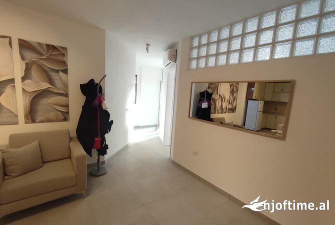 Shtepi me qera Apartament ne Tirane, 2+1, Mobilimi E mobiluar, Pagesa 650  Euro.