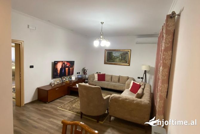 Shtepi ne shitje 4+1 ne Tirane - 330,000 Euro