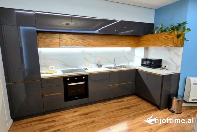 Shtepi me qera Apartament ne Tirane, 2+1, Mobilimi E mobiluar, Pagesa 700  Euro.