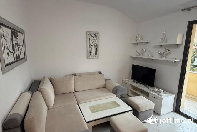 Shtepi me qera 2+1 ne Tirane - 400 Euro
