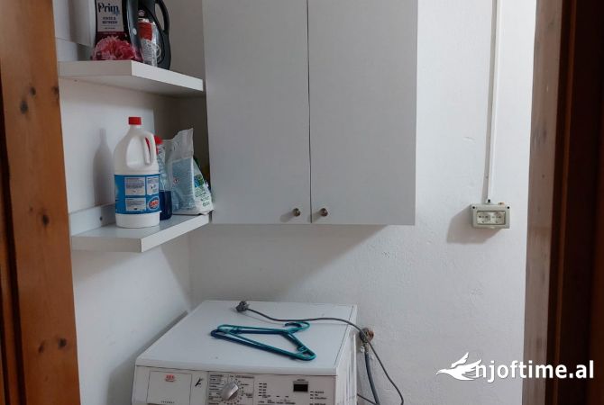 Shtepi me qera Apartament ne Tirane, 1+1, Mobilimi E mobiluar, Pagesa 40,000  Leke.