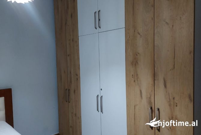 Shtepi me qera Apartament ne Tirane, 1+1, Mobilimi E mobiluar, Pagesa 40,000  Leke.