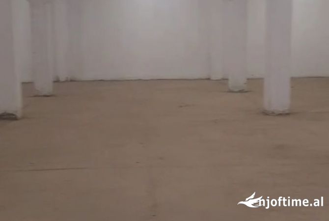 Ambient biznesi me qera 4+1 ne Tirane - 2,300 Euro