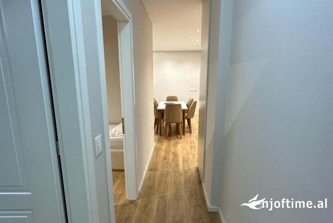 Shtepi me qera Apartament ne Tirane, 2+1, Mobilimi E mobiluar, Pagesa 800  Euro.