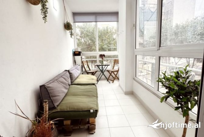 Shtepi ne shitje Apartament ne Tirane, 2+1, Mobilimi E mobiluar, Pagesa 210,000  Euro.