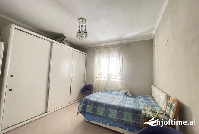 Shtepi me qera Apartament ne Tirane, 2+1, Mobilimi E mobiluar, Pagesa 450  Euro.