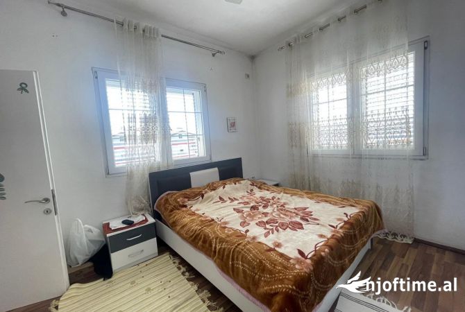 Shtepi me qera Apartament ne Tirane, 2+1, Mobilimi E mobiluar, Pagesa 450  Euro.
