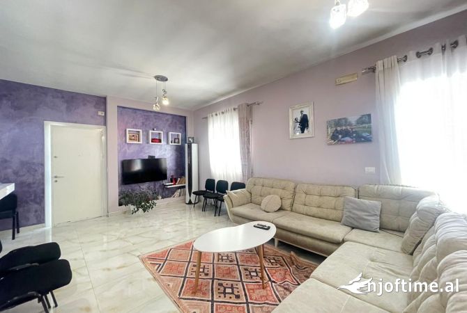 Shtepi me qera Apartament ne Tirane, 2+1, Mobilimi E mobiluar, Pagesa 450  Euro.
