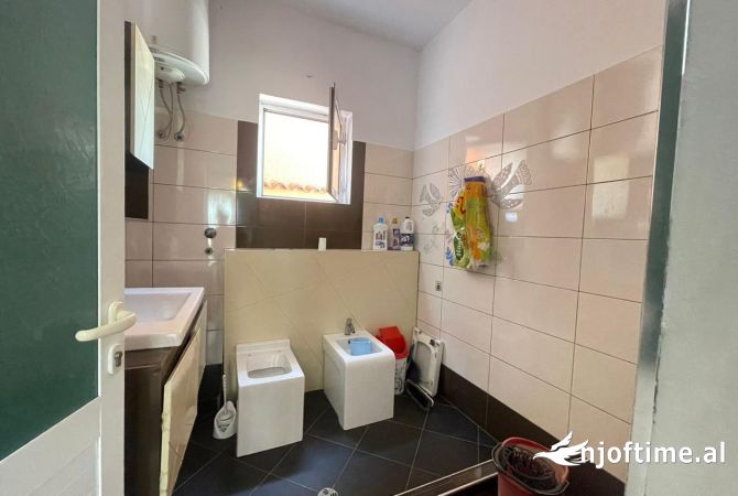 Shtepi me qera Apartament ne Tirane, 2+1, Mobilimi E mobiluar, Pagesa 450  Euro.