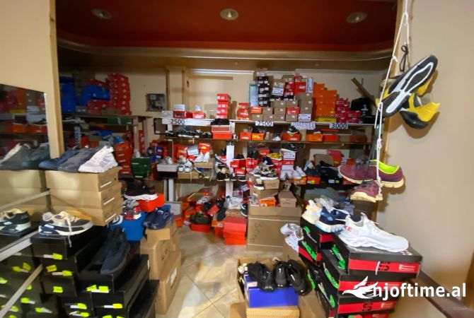 Ambient biznesi me qera 4+1 ne Tirane - 1,000 Euro