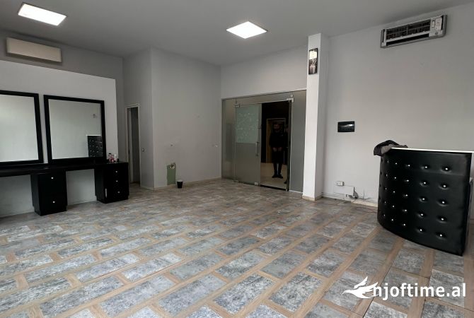 Ambient biznesi me qera 1+1 ne Tirane - 550 Euro