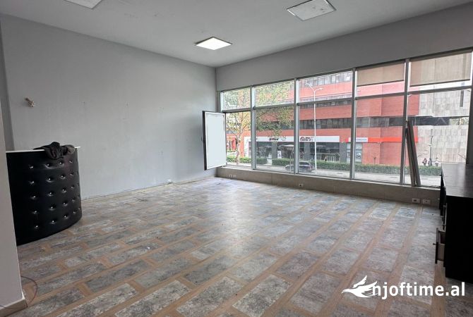 Jepet ambient me qera tek Rruga e Kavajes/ 550Euro