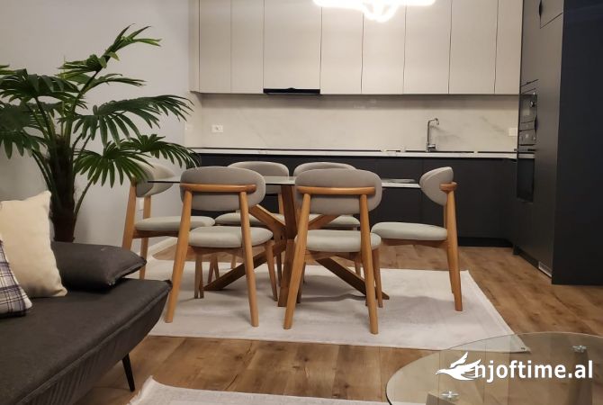 Shtepi me qera 2+1 ne Tirane - 1,500 Euro