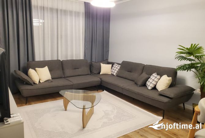 Shtepi me qera 2+1 ne Tirane - 1,500 Euro