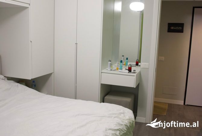 Shtepi me qera Apartament ne Tirane, 1+1, Mobilimi E mobiluar, Pagesa 500  Euro.