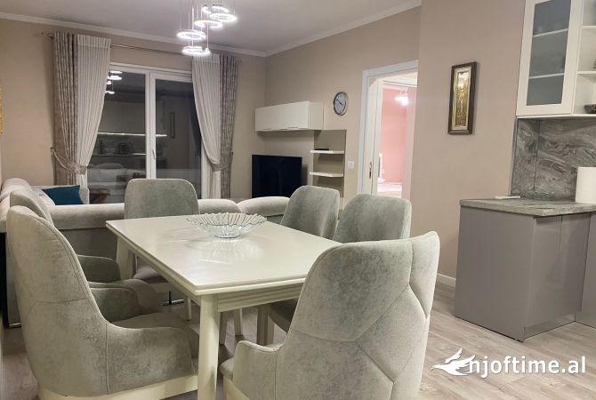 Shtepi me qera 2+1 ne Tirane - 700 Euro