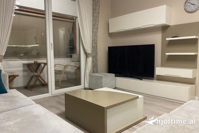 Shtepi me qera Apartament ne Tirane, 2+1, Mobilimi E mobiluar, Pagesa 700  Euro.