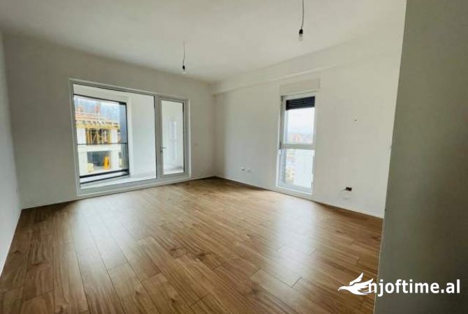 Ambient biznesi me qera 3+1 ne Tirane - 650 Euro