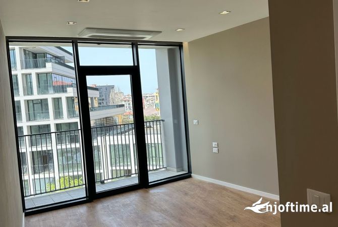 Ambient biznesi me qera 3+1 ne Tirane - 1,300 Euro