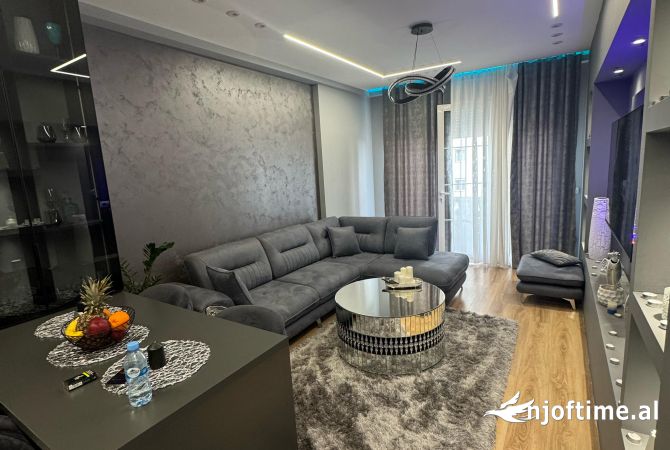 Shtepi me qera Apartament ne Tirane, 2+1, Mobilimi E mobiluar, Pagesa 500  Euro.