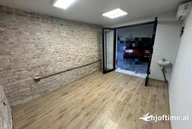 Ambient biznesi ne shitje 1+1 ne Tirane - 190,000 Euro
