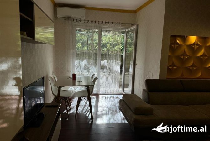 Shtepi me qera 2+1 ne Tirane - 700 Euro