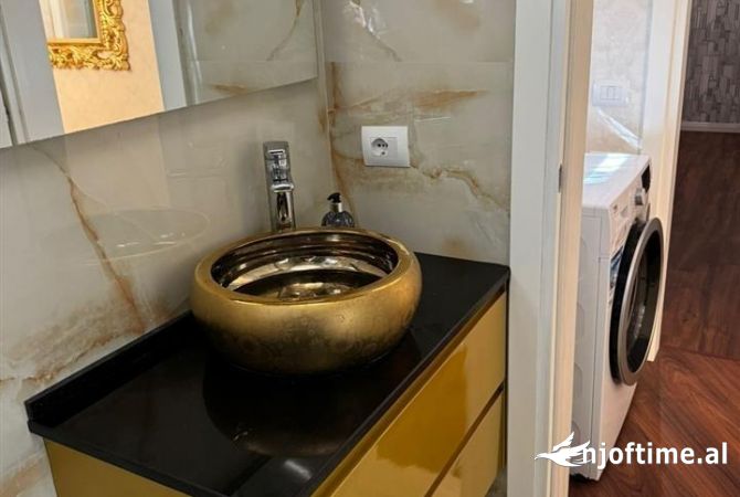 Shtepi me qera Apartament ne Tirane, 2+1, Mobilimi E mobiluar, Pagesa 700  Euro.