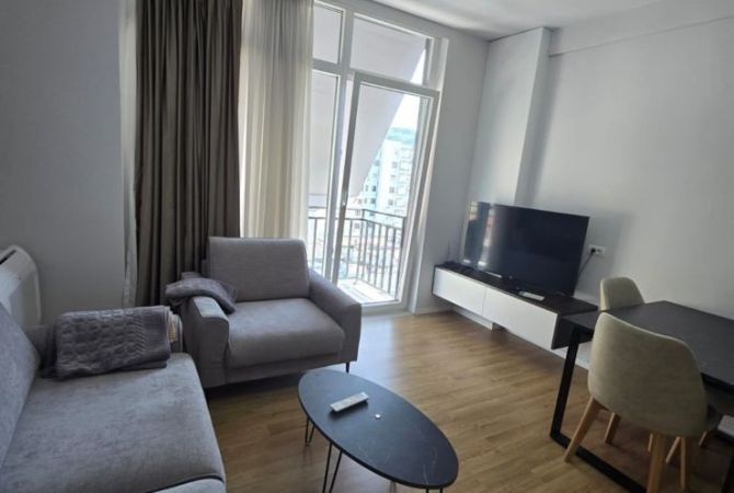 Shtepi me qera 2+1 ne Tirane - 750 Euro