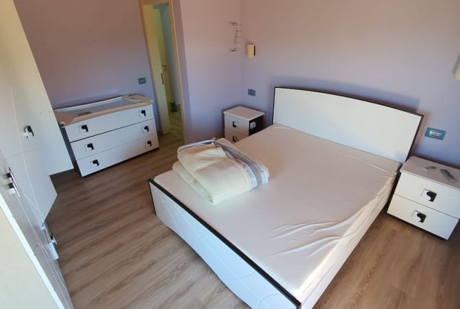 Shtepi ne shitje 7+1 ne Tirane - 350,000 Euro