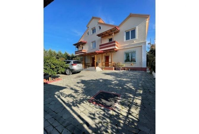 Shtepi ne shitje Apartament ne Tirane, 7+1, Mobilimi E mobiluar, Pagesa 350,000  Euro.