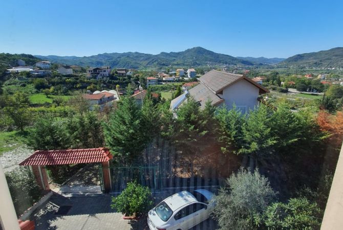 Shtepi ne shitje Apartament ne Tirane, 7+1, Mobilimi E mobiluar, Pagesa 350,000  Euro.