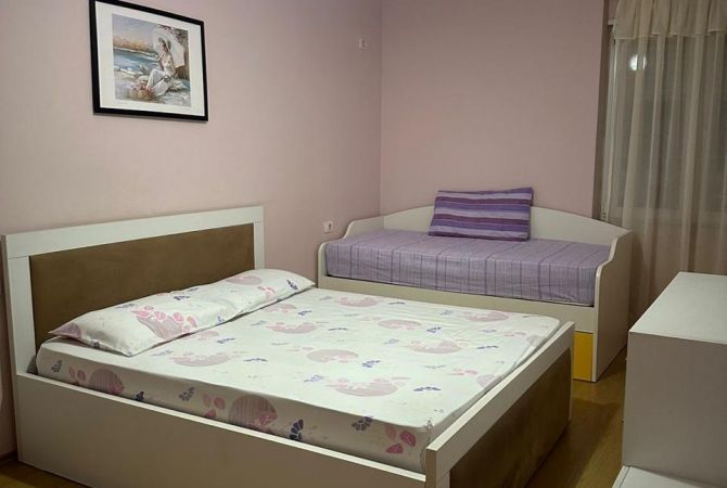 Shtepi me qera Apartament ne Tirane, 1+1, Mobilimi E mobiluar, Pagesa 40,000  Leke.