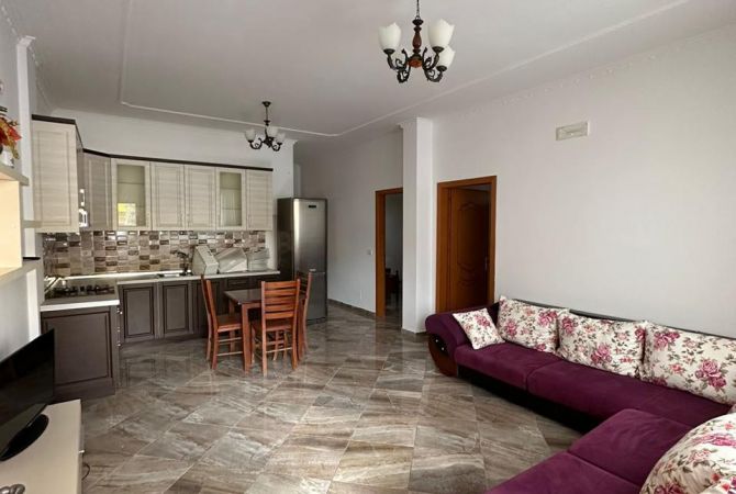 Shtepi me qera 2+1 ne Tirane - 400 Euro