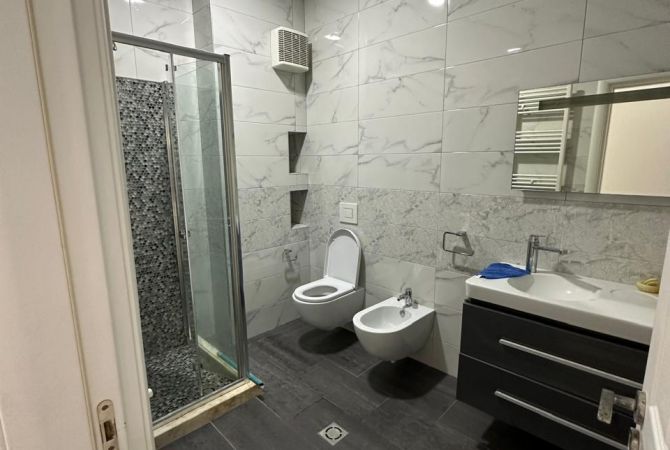 Shtepi ne shitje Apartament ne Tirane, 2+1, Mobilimi E mobiluar, Pagesa 155,000  Euro.