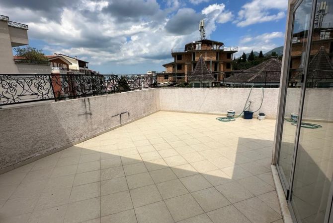 Shtepi ne shitje Apartament ne Tirane, 2+1, Mobilimi E mobiluar, Pagesa 155,000  Euro.