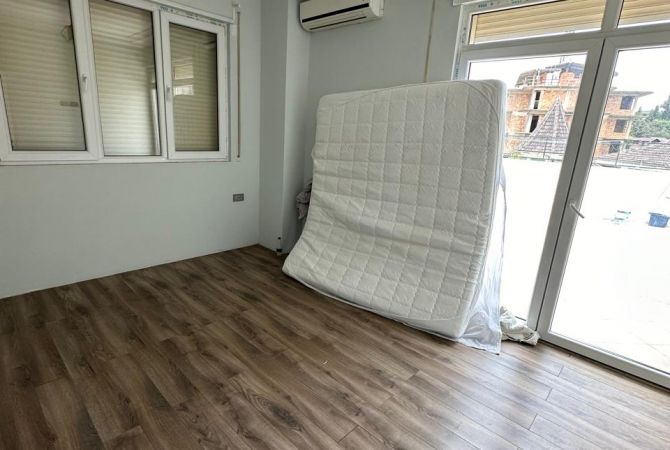 Shtepi ne shitje Apartament ne Tirane, 2+1, Mobilimi E mobiluar, Pagesa 155,000  Euro.