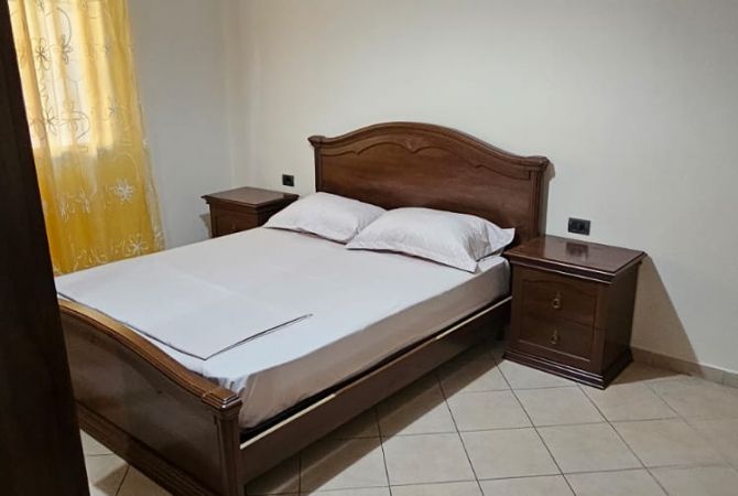 Shtepi me qera Apartament ne Tirane, 2+1, Mobilimi E mobiluar, Pagesa 40,000  Leke.