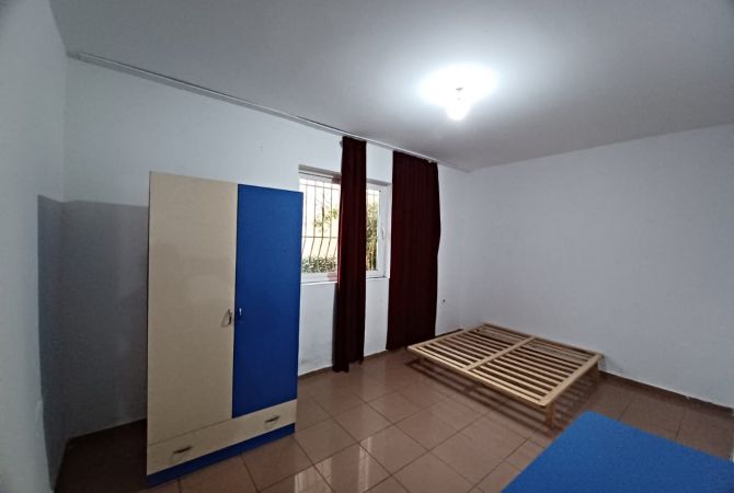 Shtepi me qera 3+1 ne Tirane - 40,000 Leke