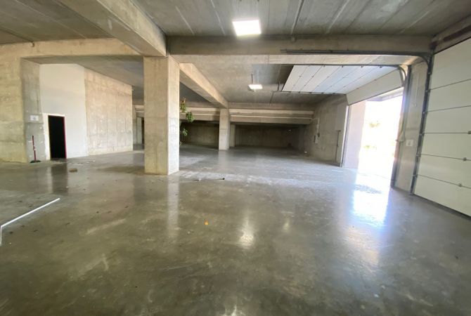 Jepet Magazine me qera ne Yrshek, prane Top Chanel/ 5000 euro