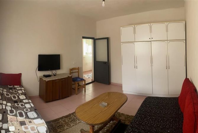 Shtepi me qera 1+1 ne Tirane - 30,000 Leke