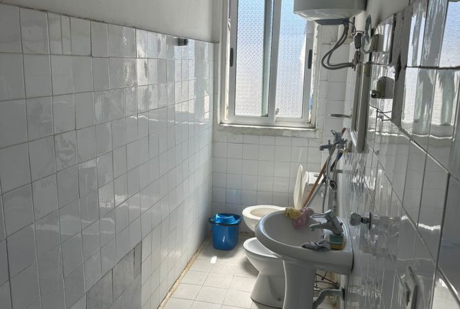 Shtepi ne shitje Apartament ne Tirane, 1+1, Mobilimi Pjeserisht e mobiluar, Pagesa 105,000  Euro.