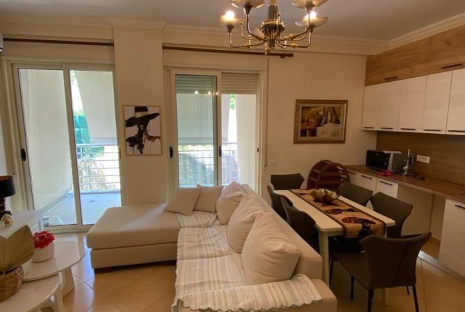 Shtepi me qera 3+1 ne Tirane - 800 Euro