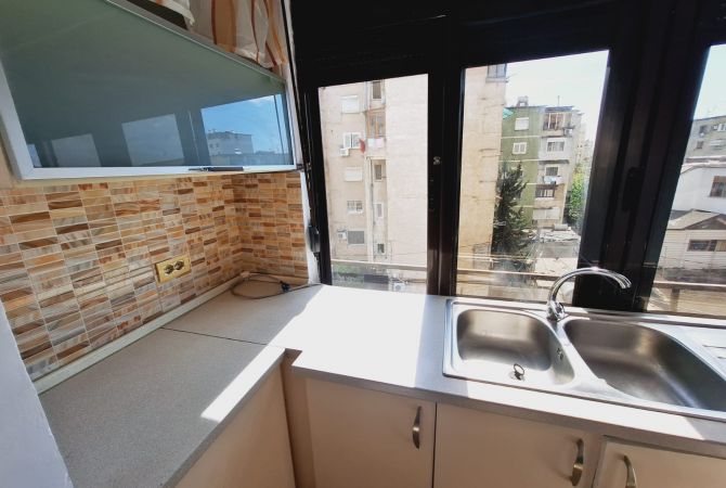 Shtepi me qera 2+1 ne Tirane - 470 Euro