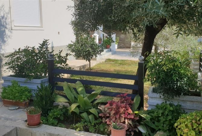 Shtepi me qera Apartament ne Tirane, 3+1, Mobilimi E mobiluar, Pagesa 50,000  Leke.