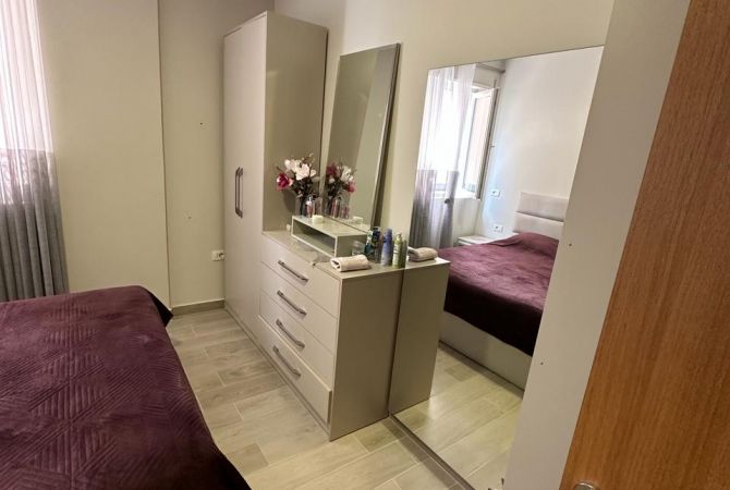Shtepi me qera 2+1 ne Tirane - 50,000 Leke