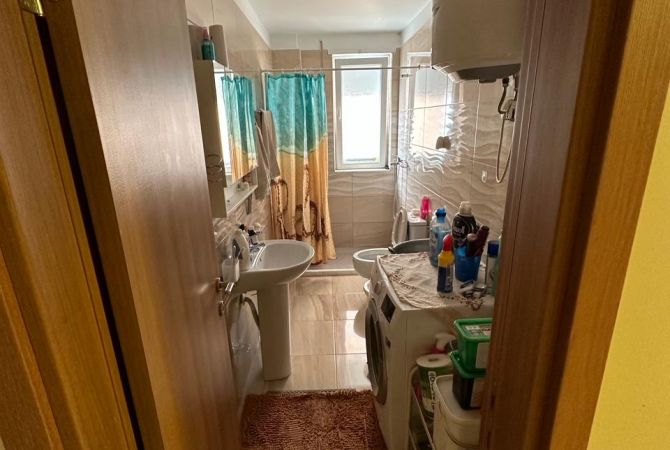 Shtepi me qera Apartament ne Tirane, 2+1, Mobilimi E mobiluar, Pagesa 50,000  Leke.