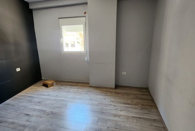 Shtepi me qera Apartament ne Tirane, 1+1, Mobilimi Bosh, pa mobiluar, Pagesa 500  Euro.